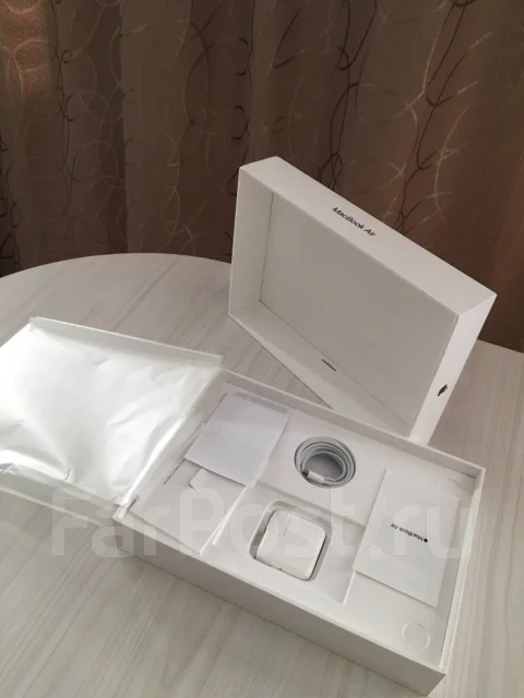 Apple MacBook Air 13 2020. 13.3", 1,6����, ��� 8 ��, ���� 128���, ����������� �� 10��. ����