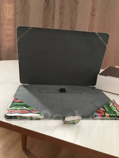 Apple MacBook Air 13 2020. 13.3", 1,6����, ��� 8 ��, ���� 128���, ����������� �� 10��. ����