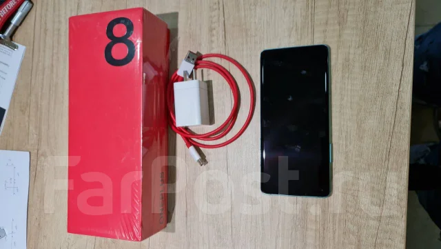 OnePlus 8. �/� ����