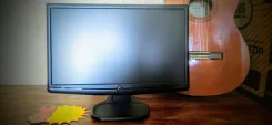 eMachines. 19" ����