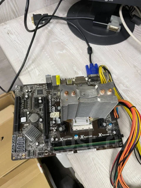 Socket FM2 ����