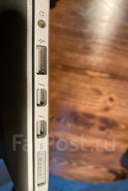 Apple MacBook 13. 13", ��� 8 ��, ���� 256���, WiFi: 1, Bluetooth: 1, ����������� �� 10��. ����