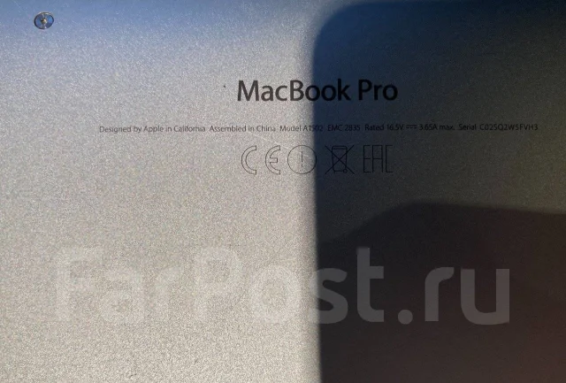 Apple MacBook 13. 13", ��� 8 ��, ���� 256���, WiFi: 1, Bluetooth: 1, ����������� �� 10��. ����