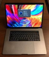 Apple MacBook Pro 15. 15.4", 2,6����, ��� 16 ��, ���� 512���, WiFi: 1, Bluetooth: 1, ����������� �� 4��. ����