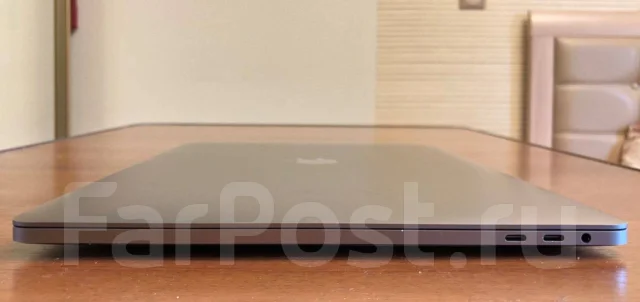Apple MacBook Pro 15. 15.4", 2,6����, ��� 16 ��, ���� 512���, WiFi: 1, Bluetooth: 1, ����������� �� 4��. ����