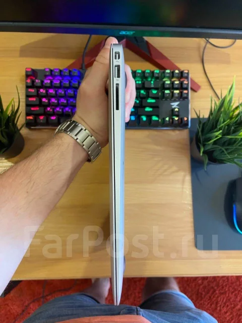 Apple MacBook Air 13 2017 Mid. 13.3", 1,8����, ��� 8 ��, ���� 128���, WiFi: 1, Bluetooth: 1, ����������� �� 7��. ����