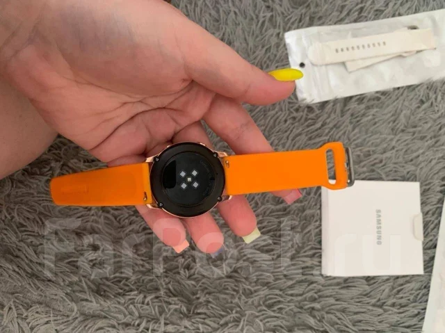 Samsung Galaxy Watch Active ����
