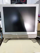 Philips. 17" ����
