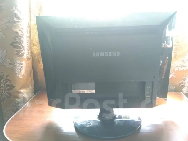 Samsung. 20", ���������� �� (LCD, LED, QLED) ����