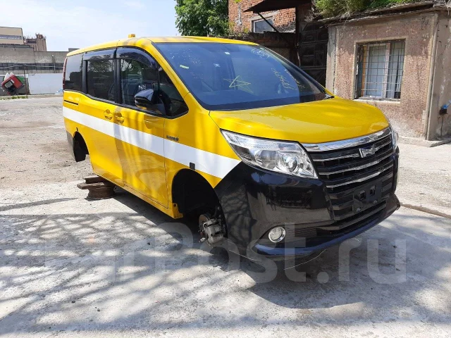 Toyota Noah. ZWR800156719, 2ZRFXE ����
