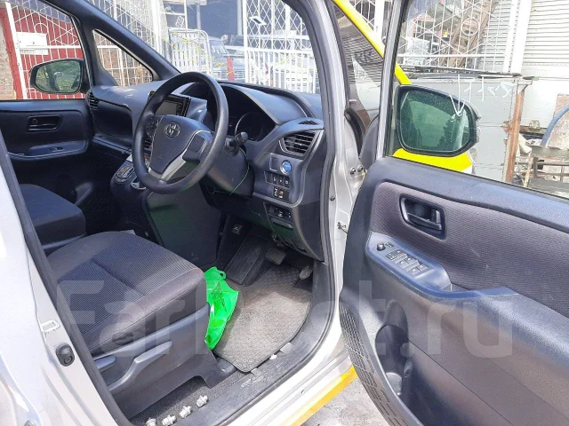 Toyota Noah. ZWR800156719, 2ZRFXE ����