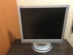 Philips. 19" ����