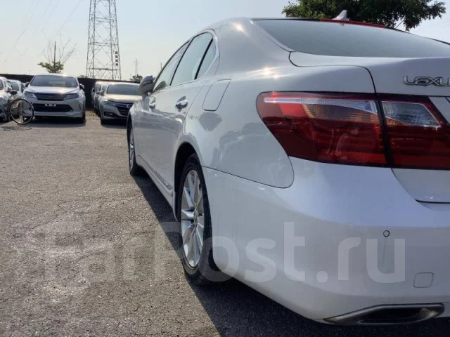 Lexus LS600h. UVF45 ����