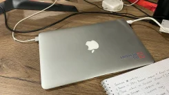 Apple MacBook Air 11 2015 Early. 11", 1,6����, ��� 4 ��, ���� 128���, WiFi: 1, Bluetooth: 1, ����������� �� 8��. ����