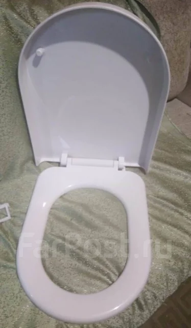 Сиденье с крышкой унитаза - Сантехника и водоснабжение во Владивостоке