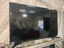 Samsung UE32J4000 ����