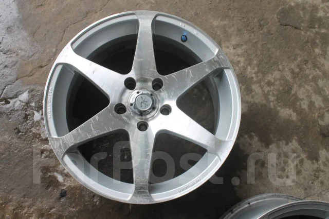 Hokuto Racing. 7.0x17", 5x114.3, ET40, �� 73,1���. ����