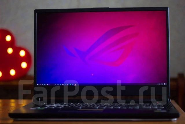 Asus ROG Strix Scar III G731GU. 17.3", 2,6����, ��� 16 ��, ���� 512���, WiFi: 1, Bluetooth: 1, ����������� �� 4��. ����