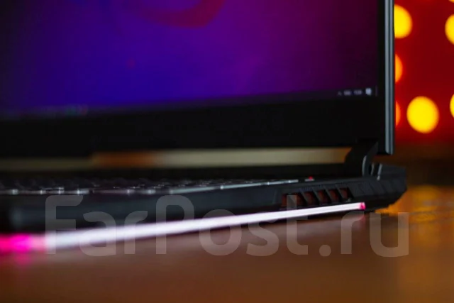 Asus ROG Strix Scar III G731GU. 17.3", 2,6����, ��� 16 ��, ���� 512���, WiFi: 1, Bluetooth: 1, ����������� �� 4��. ����