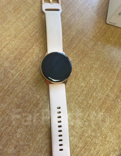 Samsung Galaxy Watch Active ����