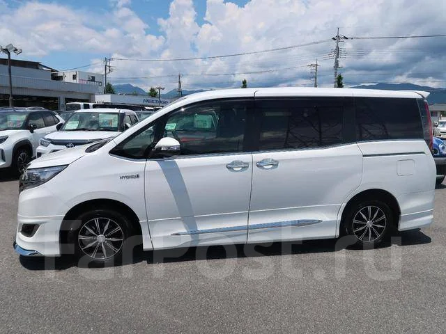 Toyota Esquire. �������, ��������, 1.8 (99��.�.), ������, 9 900����. ��, �/�. ��� ����� �� ������������ ����