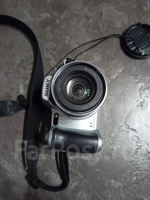 Sony Cyber-shot DSC-H50. 9 - 9.9 ��, ���: 14� � ����� ����