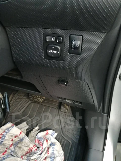 Toyota ist. ��������, ��������, 1.5 (109��.�.), ������, 120 000����. �� ����