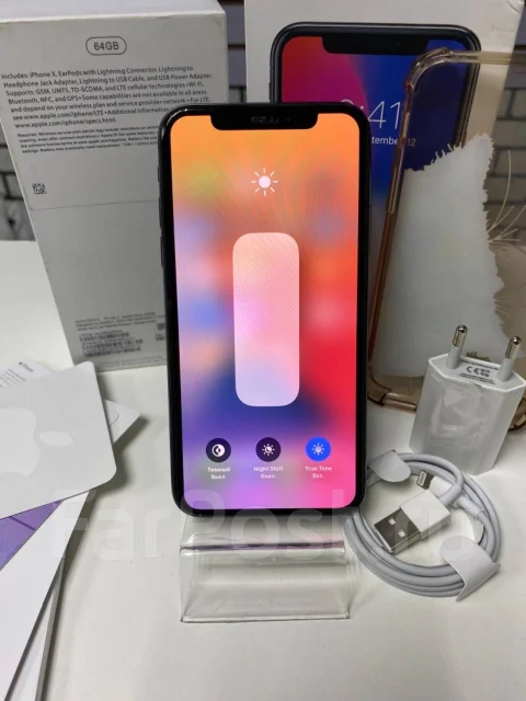 Apple iPhone X. �/�, ������, 4G LTE, NFC ����
