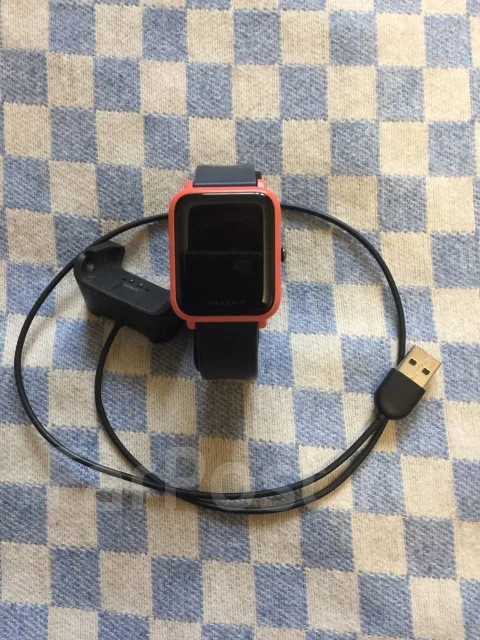 Amazfit Bip. GPS, IP67 ����