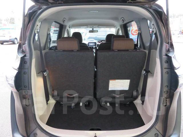 Toyota Sienta. ��������, 4wd, 1.5 (103��.�.), ������, 64 000����. ��, �/�. ��� ����� �� ������������ ����