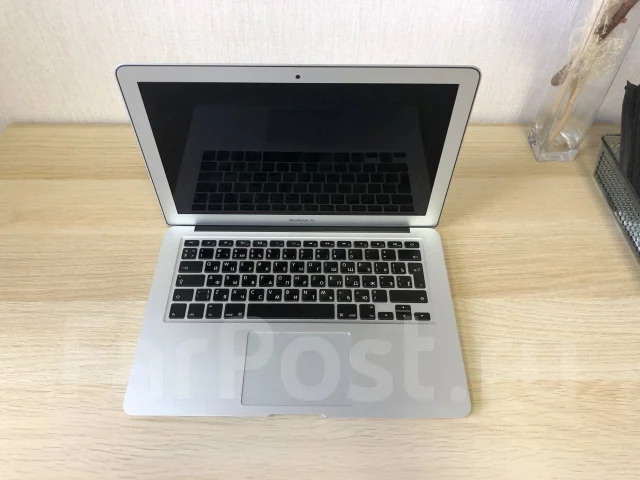 Apple MacBook Air 13 2017 Mid. 13.3", 1,8����, ��� 8 ��, ���� 128���, WiFi: 1, Bluetooth: 1, ����������� �� 8��. ����