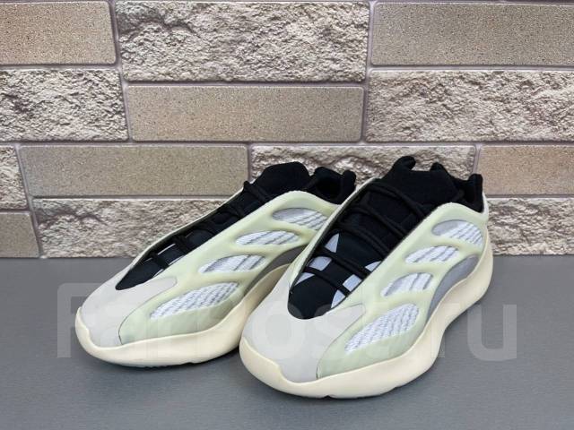 Adidas yeezy best sale boost 700v3