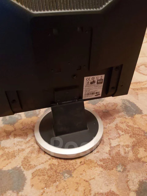 Samsung. 19" ����