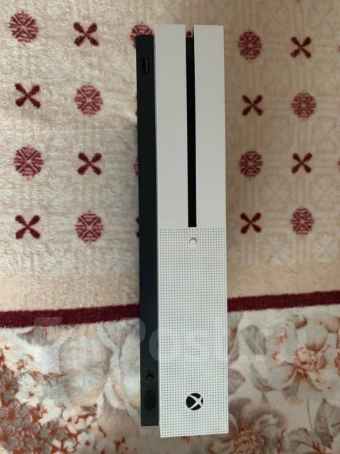 Microsoft Xbox One S ����