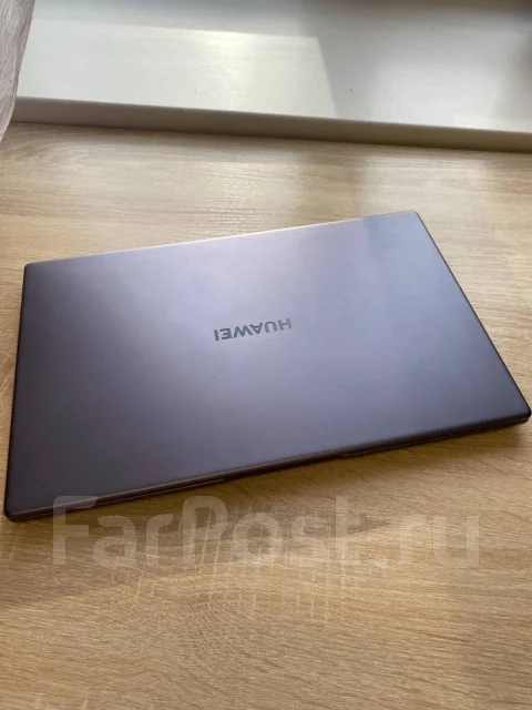 Huawei MateBook. 15.6", 2,1����, ��� 8 ��, ���� 256���, WiFi: 1, Bluetooth: 1, ����������� �� 7��. ����
