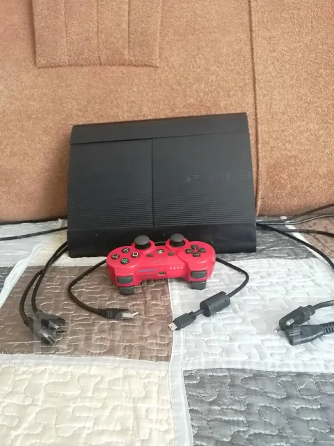 Sony PlayStation 3 Super Slim ����