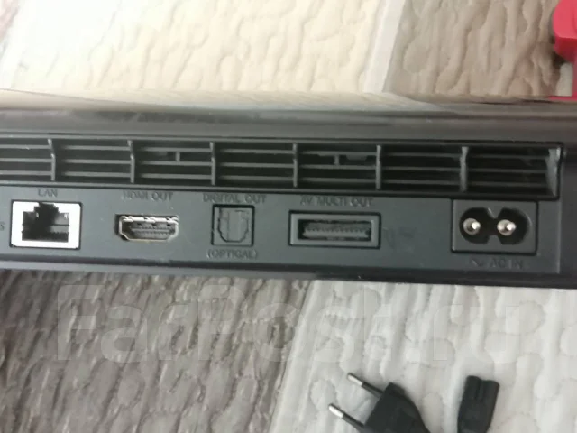 Sony PlayStation 3 Super Slim ����
