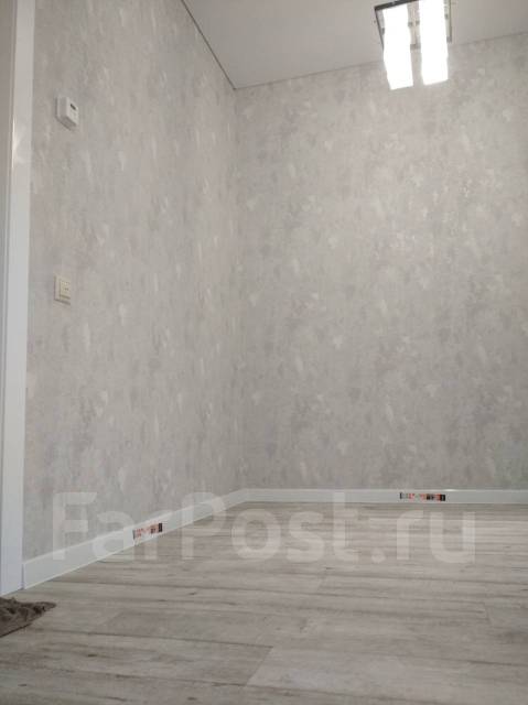 Оклейка стен обоями в Уссурийске