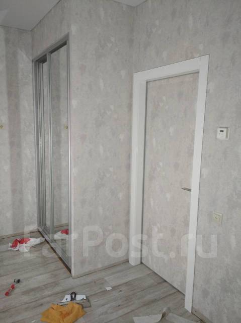 Оклейка стен обоями в Уссурийске