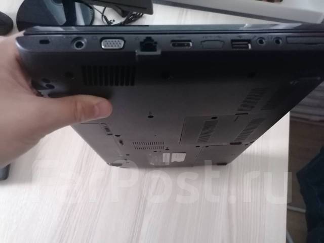 Samsung R580. 15.6", ��� 2048 ��, WiFi: 1 ����