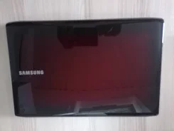Samsung R580. 15.6", ��� 2048 ��, WiFi: 1 ����
