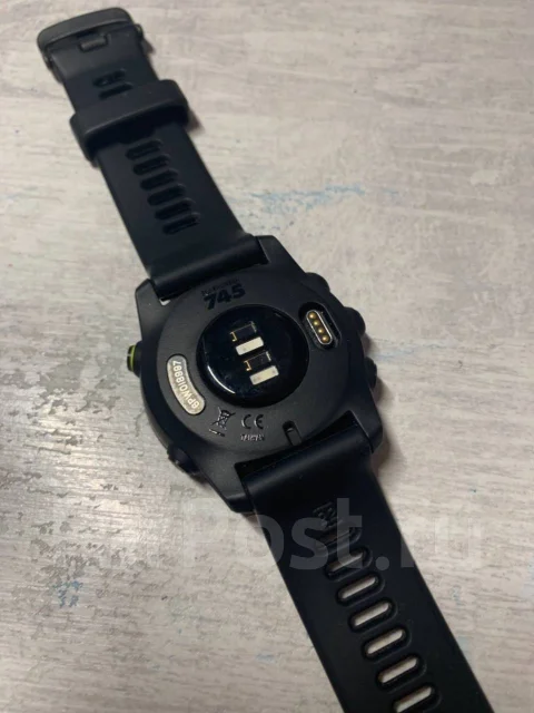 Garmin Forerunner 745. GPS, IP68 ����