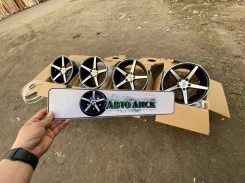 Vossen VPS-303. x18", 5x114.3. ��� ����� �� ������������ ����