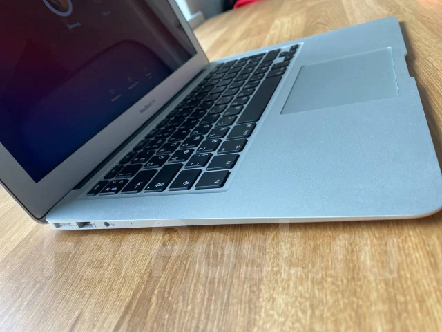 Apple MacBook Air 13 2017 Mid. 13.3", 1,8����, ��� 8 ��, WiFi: 1, Bluetooth: 1, ����������� �� 8��. ����