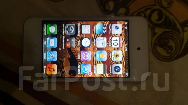 Apple iPod touch 4. ����