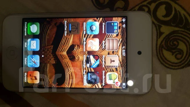 Apple iPod touch 4. ����