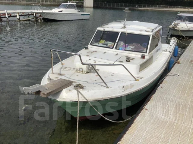 Yamaha F-24. ����� 7,3��., ��������� ���������, 115��.�., ������ ����