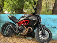 Ducati Diavel Carbon. 1 200����. ��., ��������, ���, � �������� ����