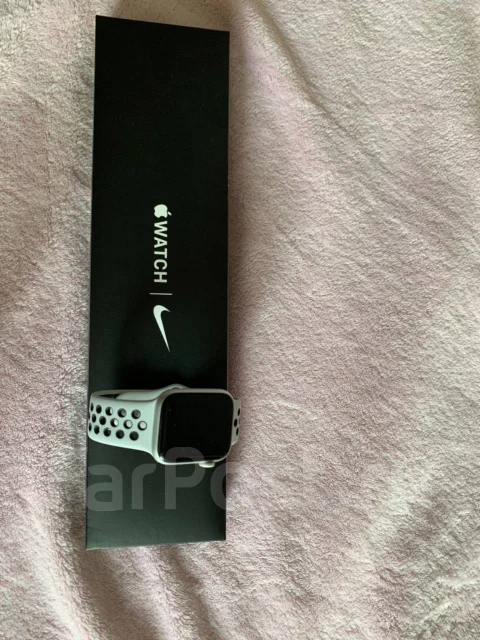 Apple Watch Series 4 Nike+ ����