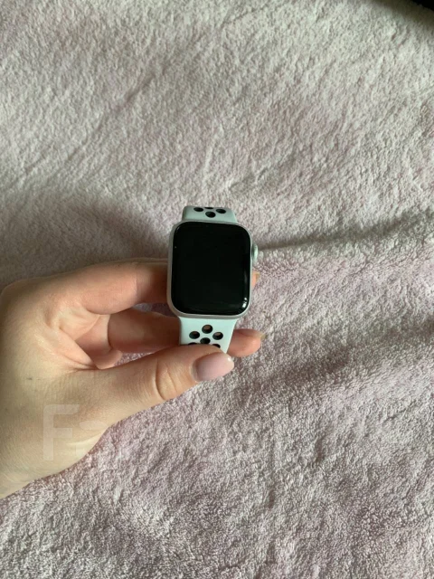 Apple Watch Series 4 Nike+ ����